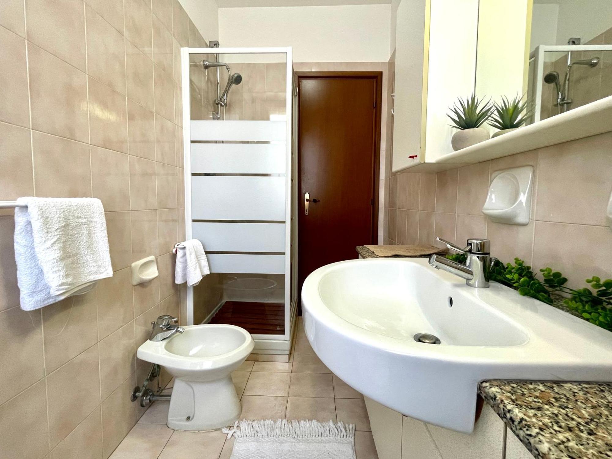 Apartmán 2 Locali A 600 Mt Dal Mare - Free Parking Ceriale Exteriér fotografie